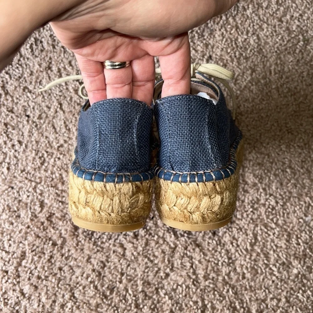 Gaimo blue canvas lace up espadrilles NWOT size 6
